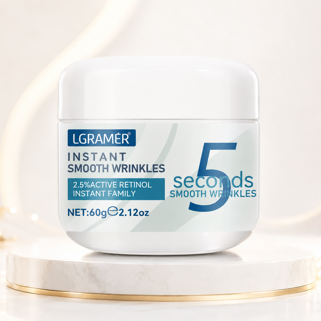 Retinol Renewal Cream texture swatch showing smooth consistency