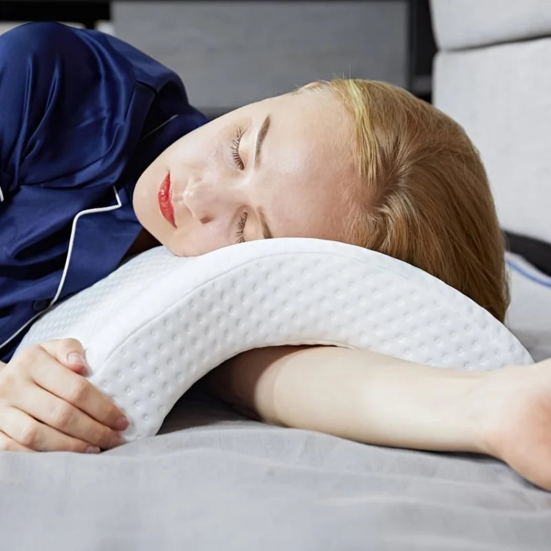 Couples Multi-Use Memory Foam Arc Support Pillow being used for cuddling